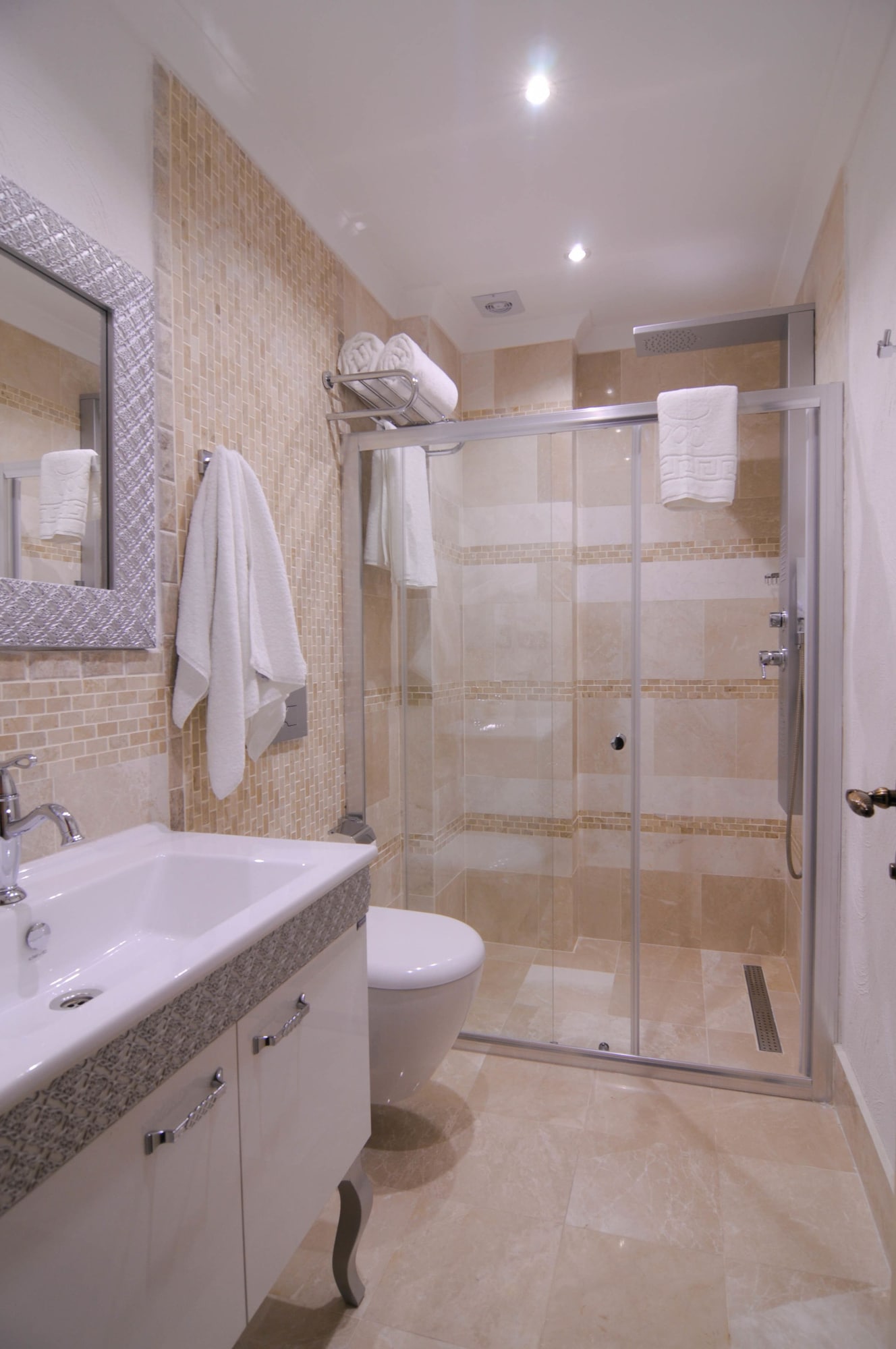 جناح حصري بسرير كوين بإطلالة جزئية على البحر، Cunda Rota Hotel 5/8