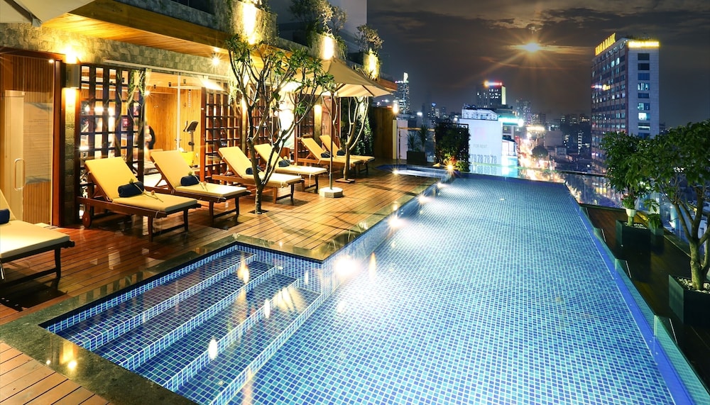 Lotus Saigon Hotel 3/62