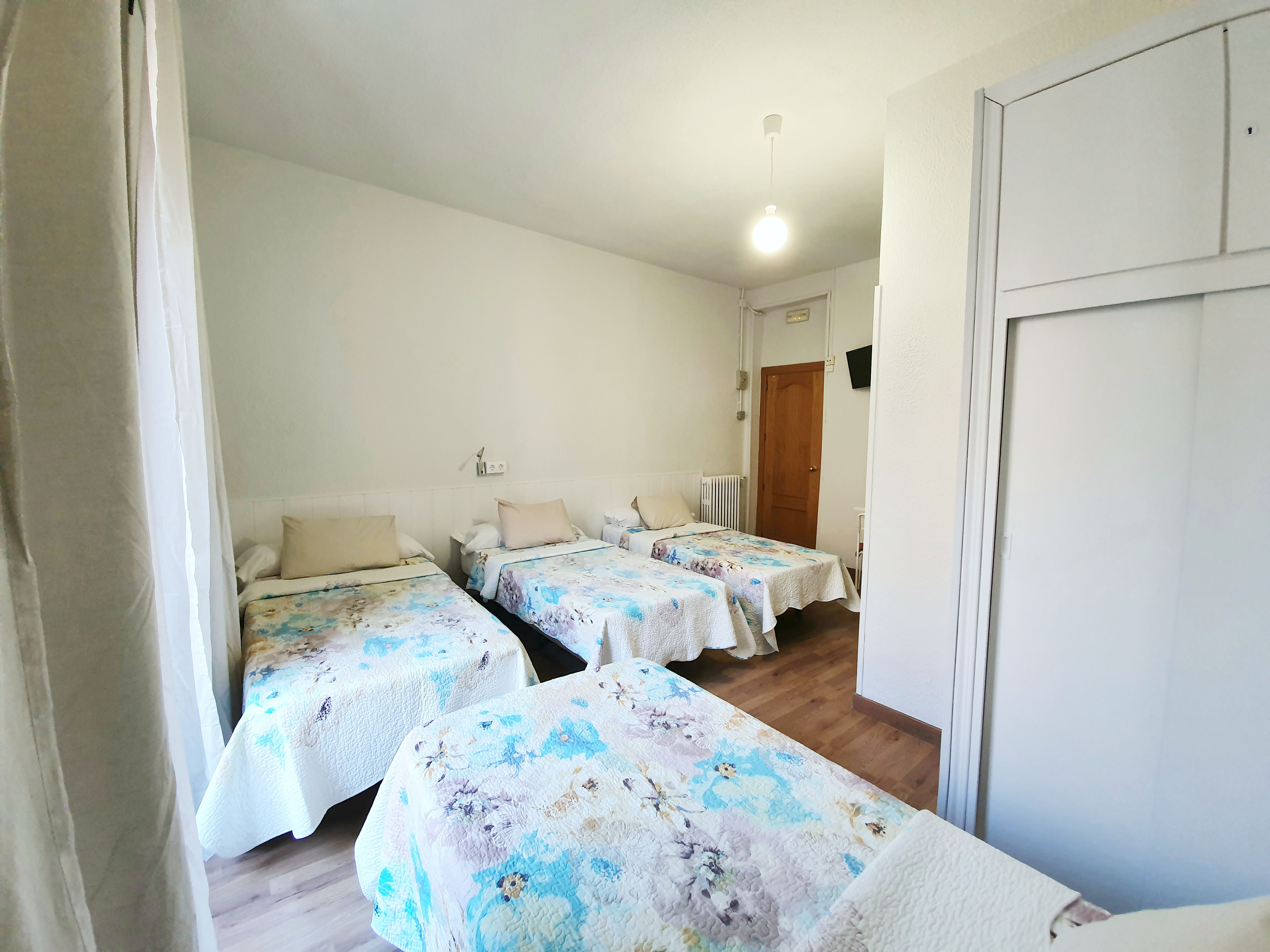 Hostal Alicante 29/40