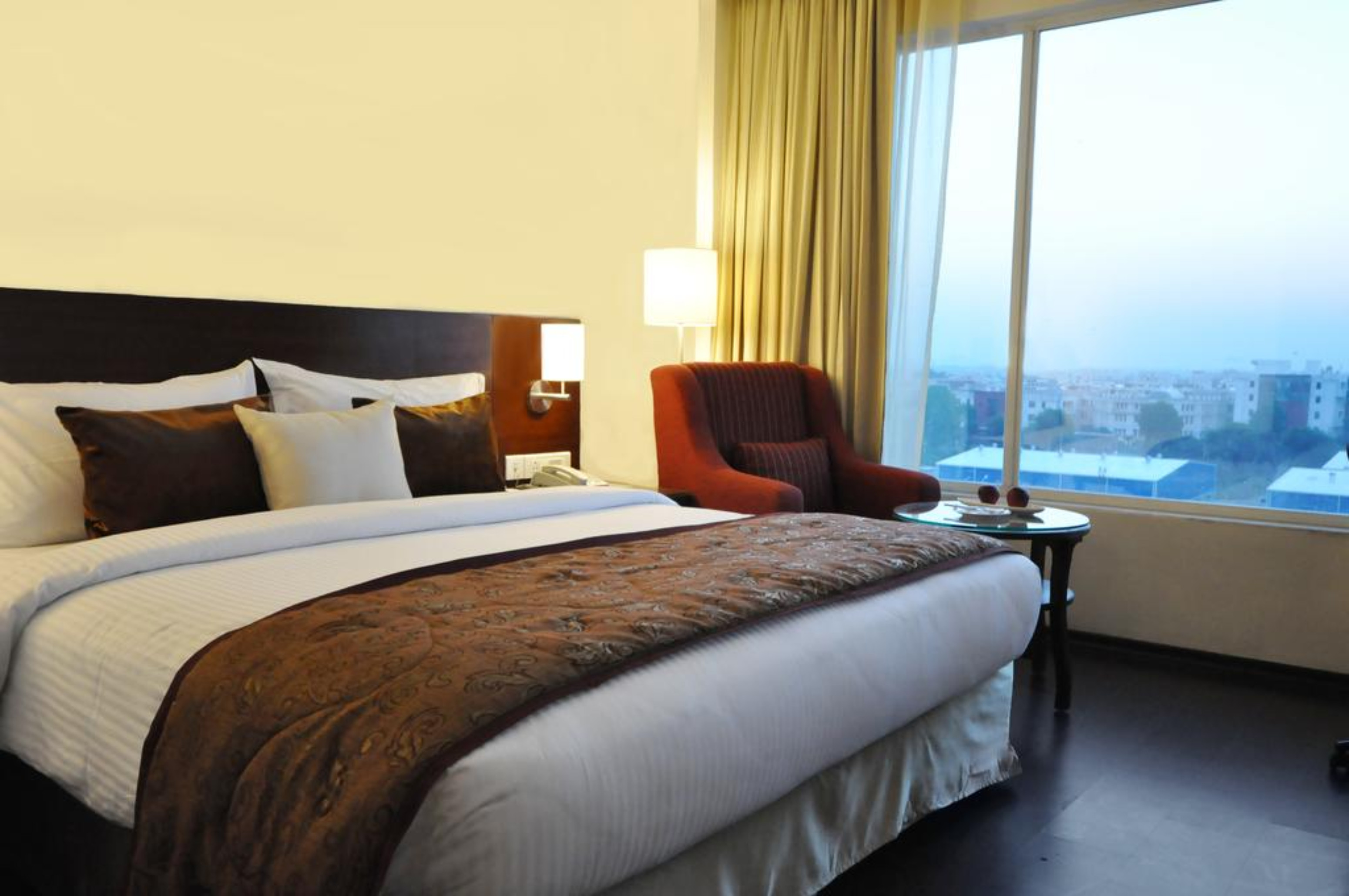 Deluxe, Double Bed