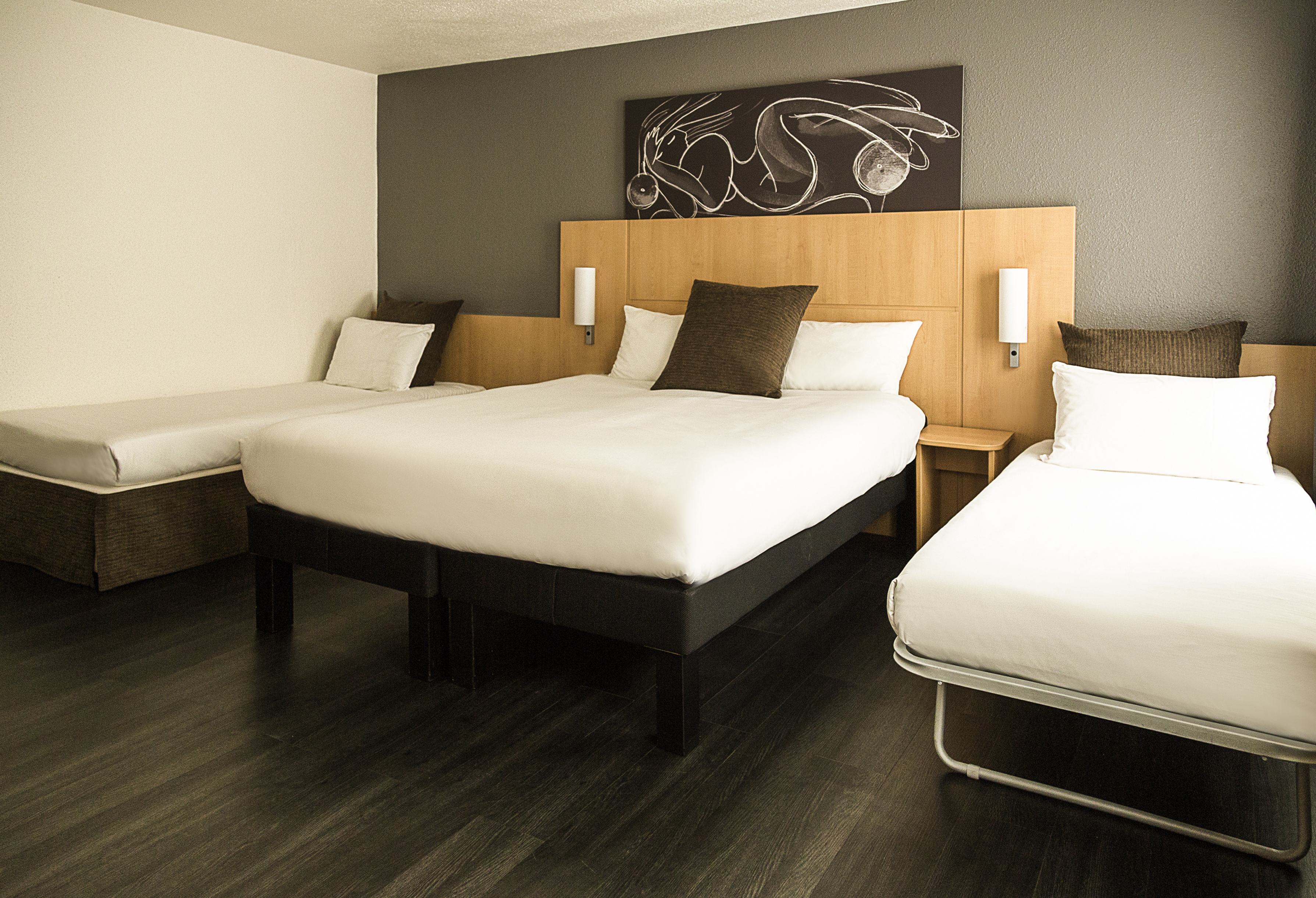 غرفة قياسية بسرير مزدوج وسريرين منفصلين، ibis Paris Grands Boulevards Opera 9th Hotel 2/8