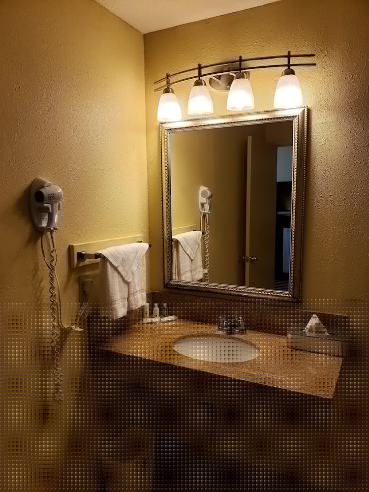 Quality Inn & Suites Vancouver - Hazel Dell 58/59