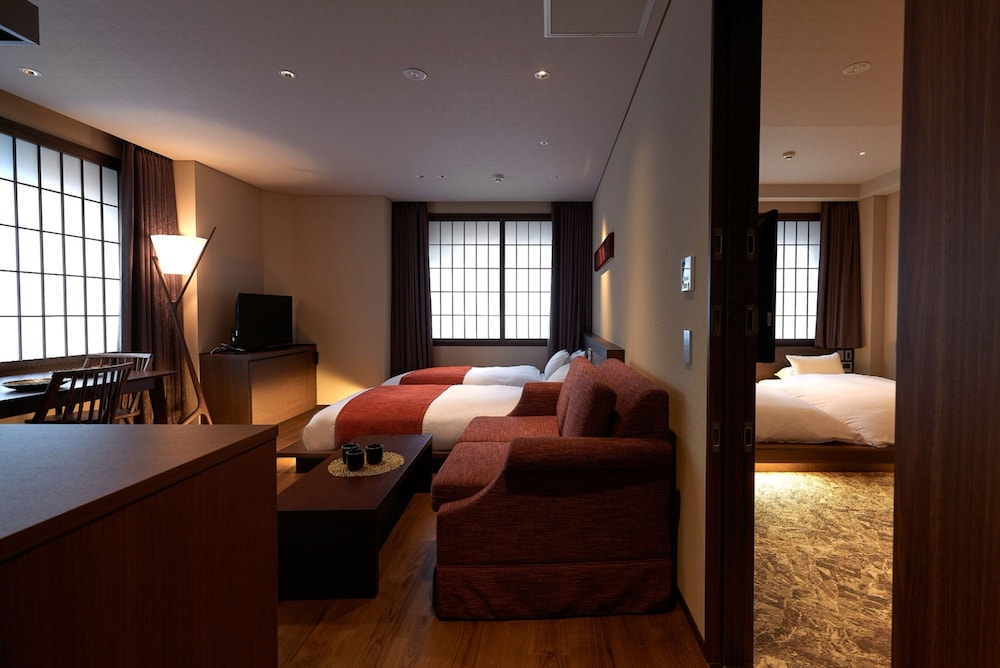 Minn Kanazawa 34/50
