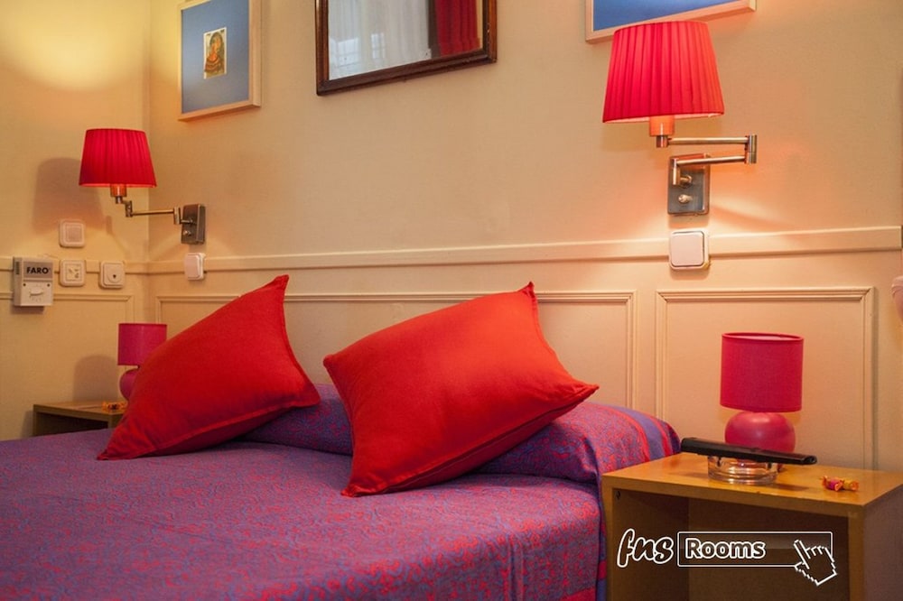 Hostal La Fontana 34/65