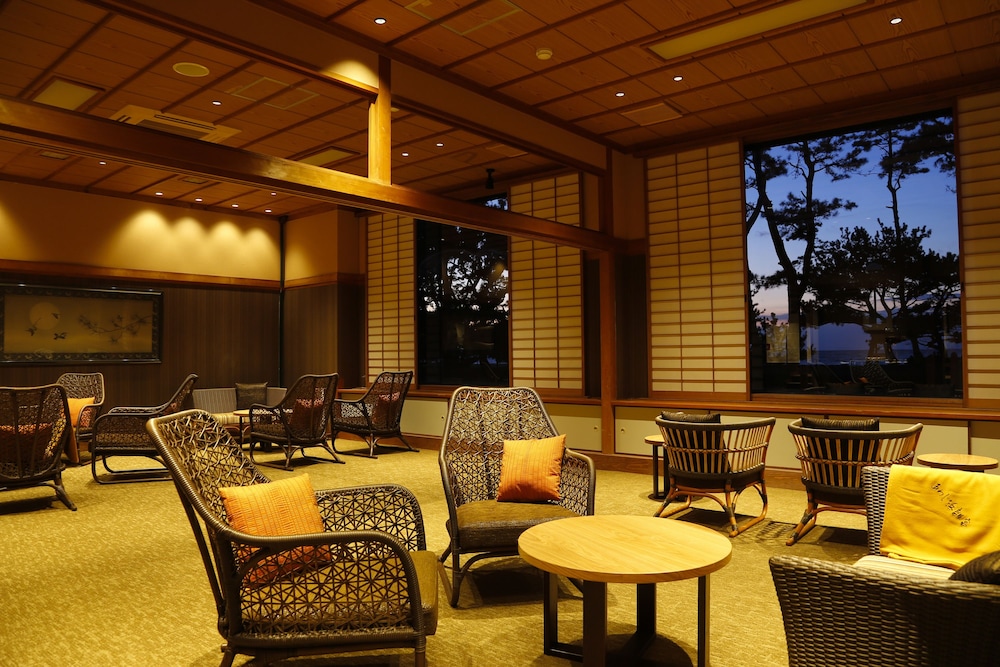 Awajihamarikyu 40/50