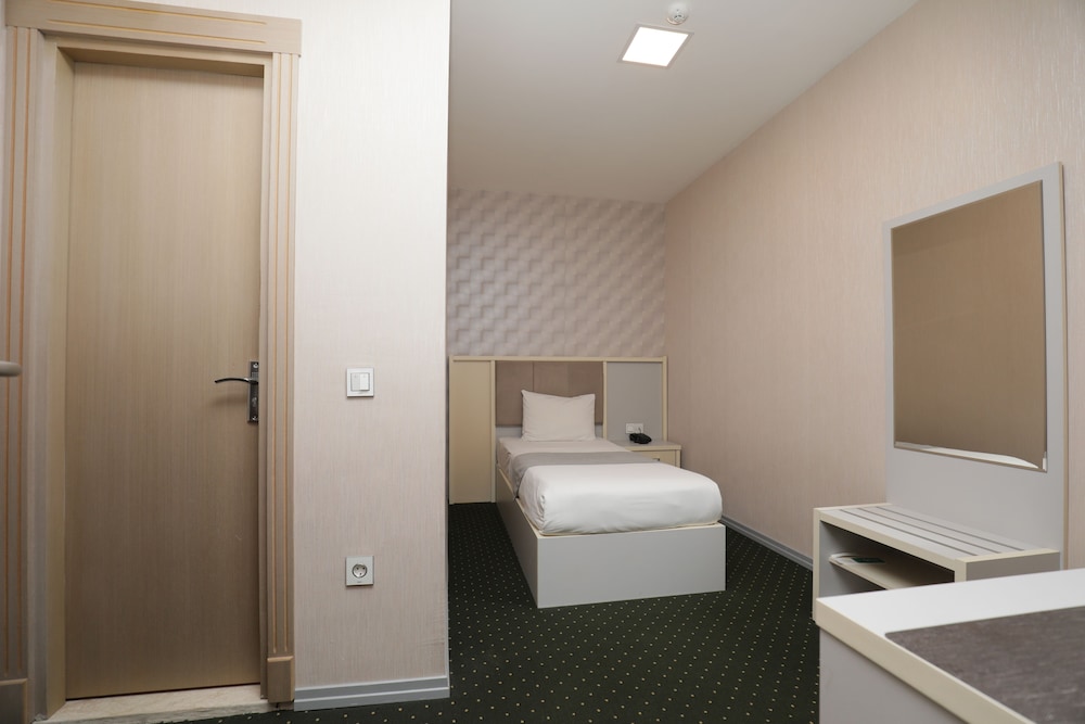 Alis Hotel Baku 33/37
