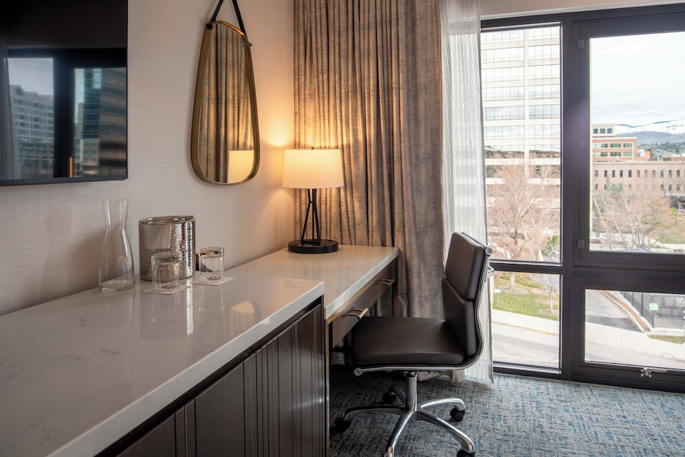 Hotel 43 49/60