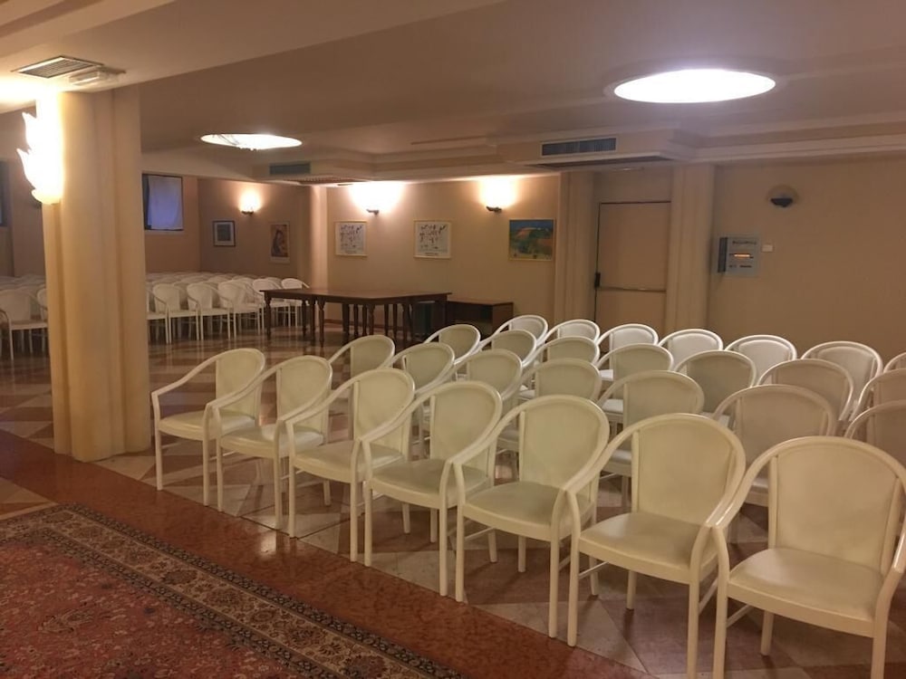 Park Hotel Oasi 64/71