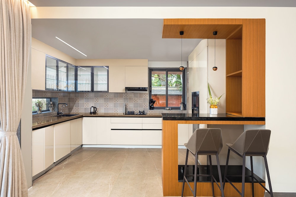 ELIVAAS Cloud 7 4 BHK Villa with Pvt Pool 66/72