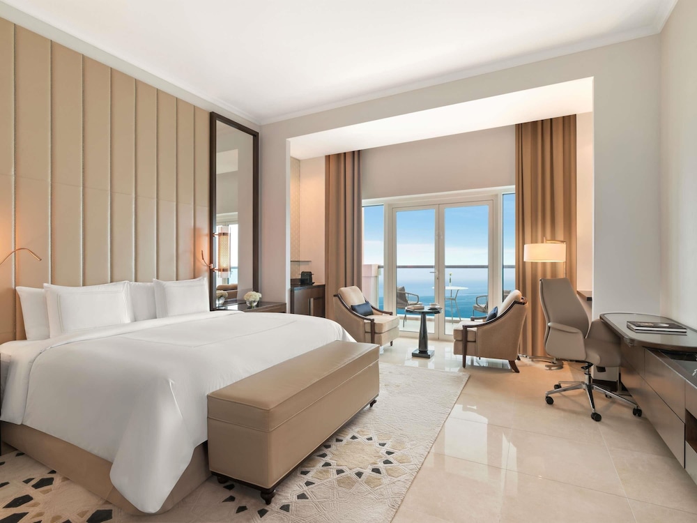 CORNICHE, PREMIUM, WITH VIEW, BALCONY