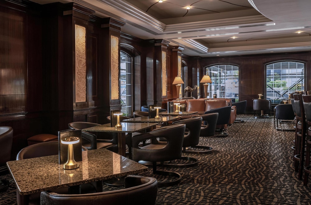 Warwick Hotel New York 54/61