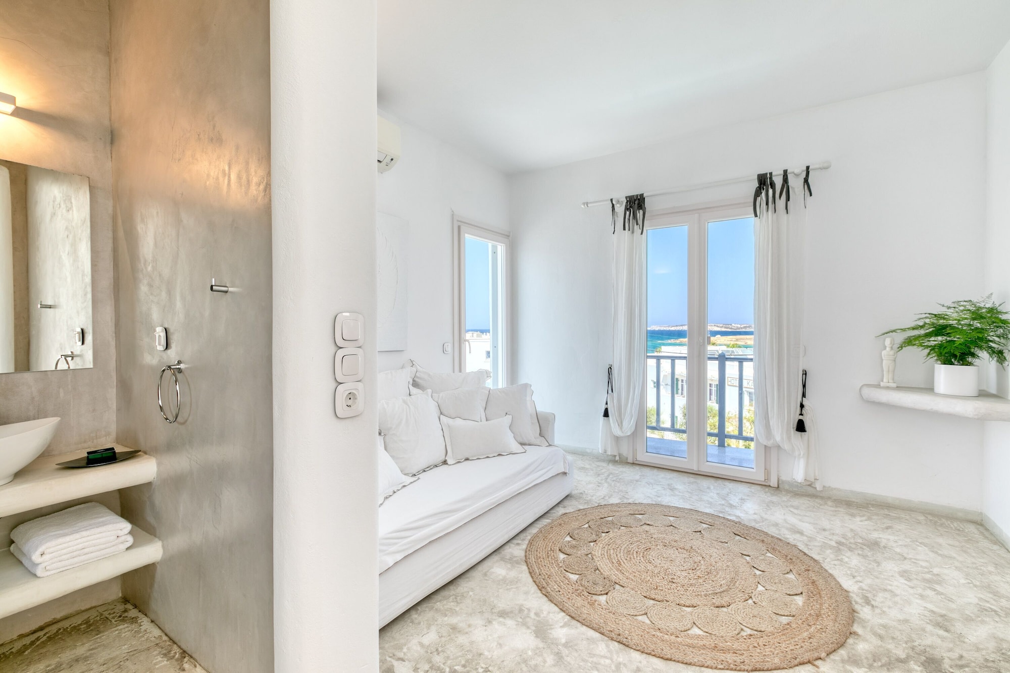جناح شهر العسل بإطلالة على البحر بحوض جاكوزي، Lilly Residence Boutique Suites Adults Only 4/7