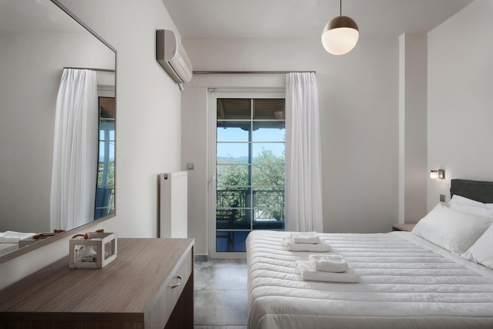 Room at Irene Studios Hotel, ISTIAIA-AIDIPSOS