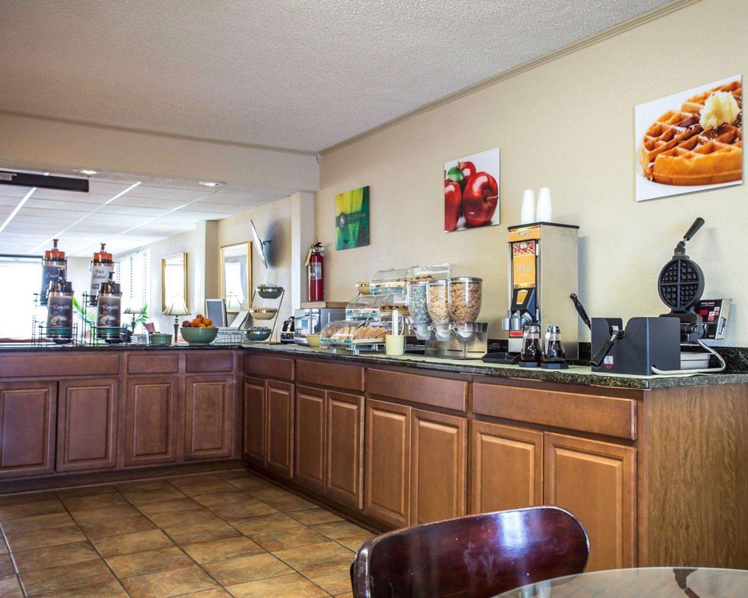 Quality Inn and Suites Monroe NC 17/24