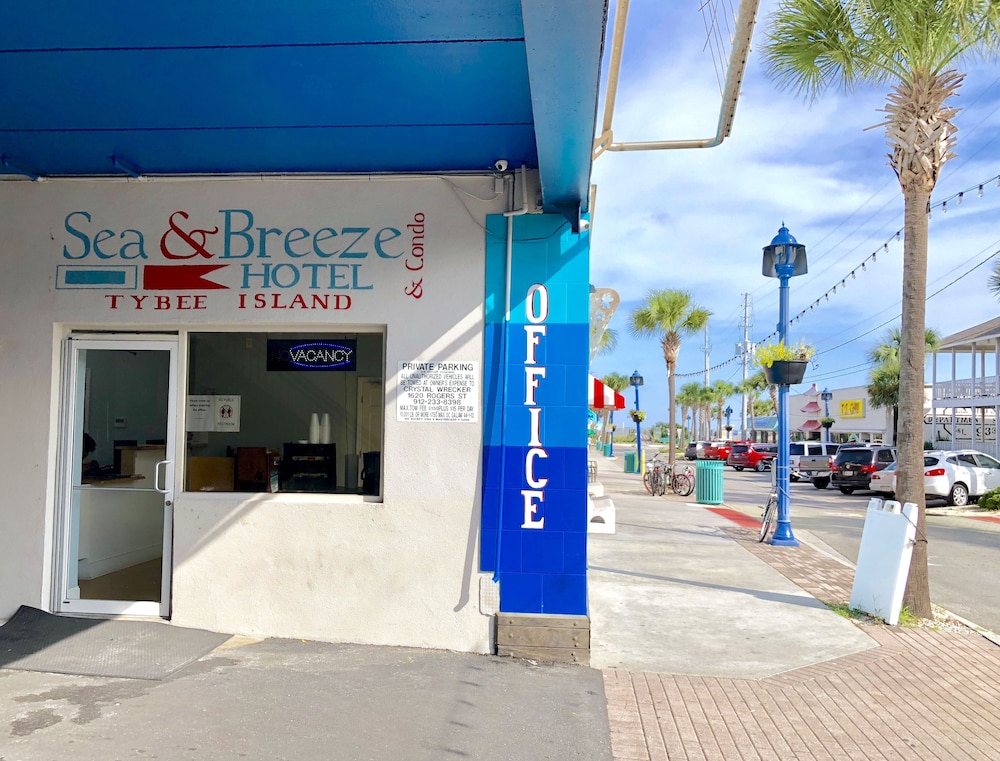 Sea And Breeze Hotel And Condo 18/49