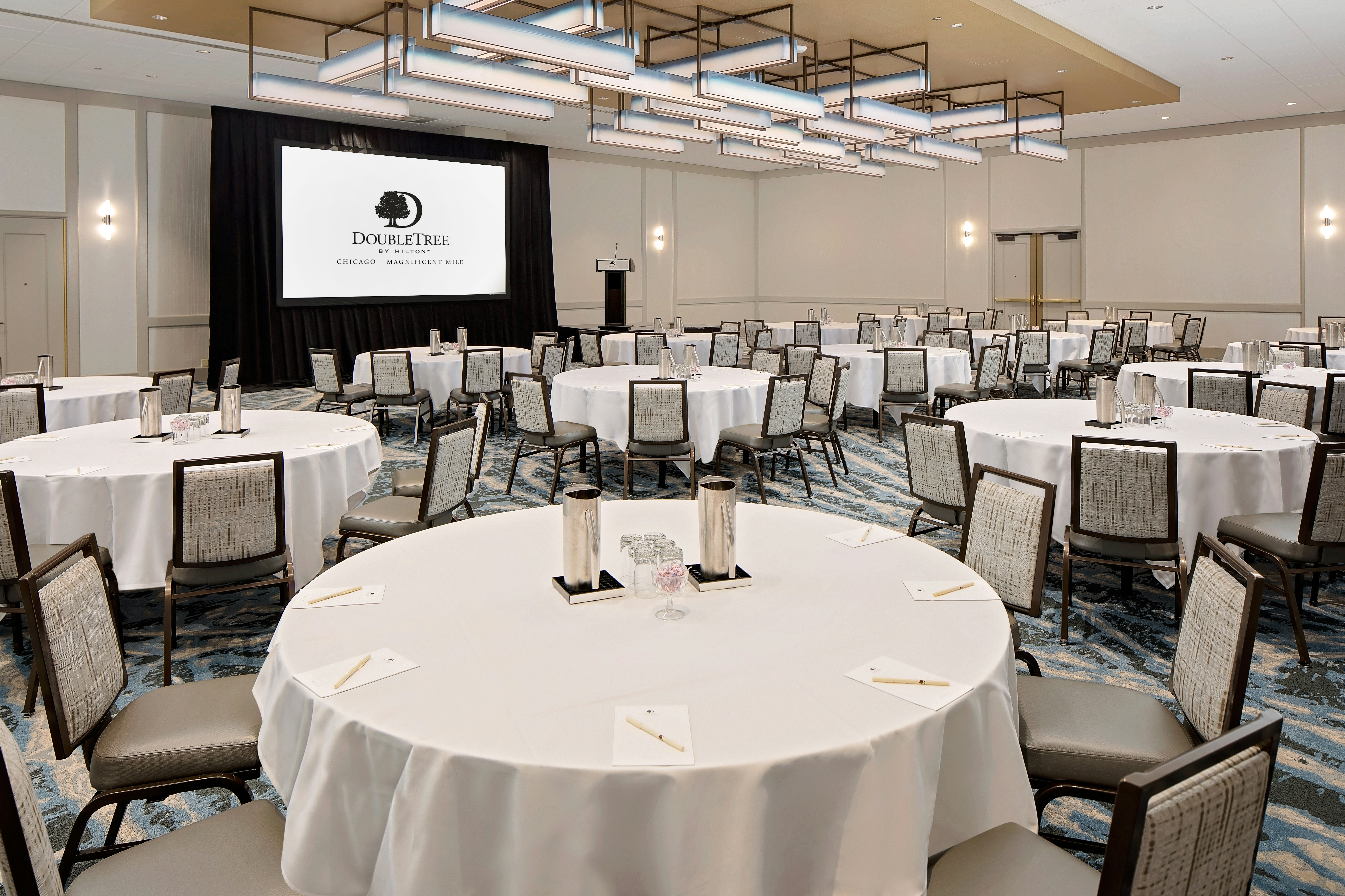 DoubleTree by Hilton Hotel Chicago Magnificent Mile 64/79