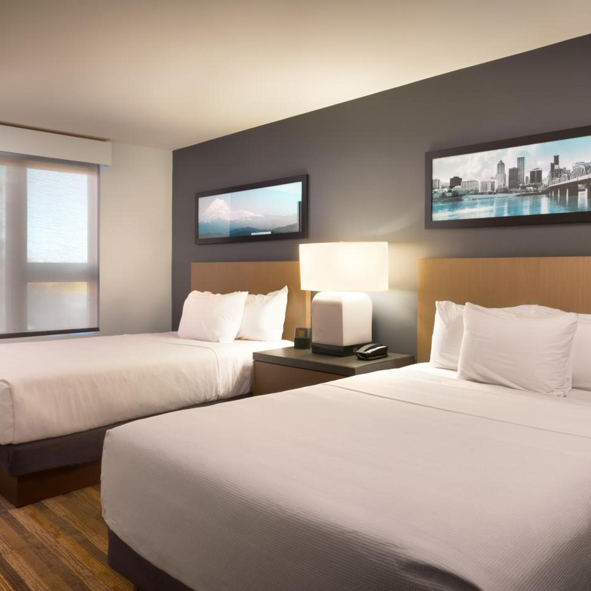 Studio, Suite, 2 Queen Beds, Sofa, Kitchen
