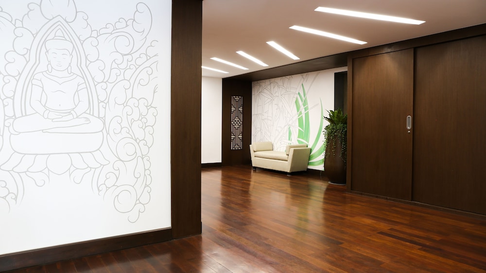 Amanjaya Pancam Suites Hotel 4/67