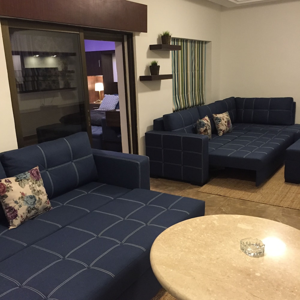 The Royal Luxury Apartments & studios 36/50