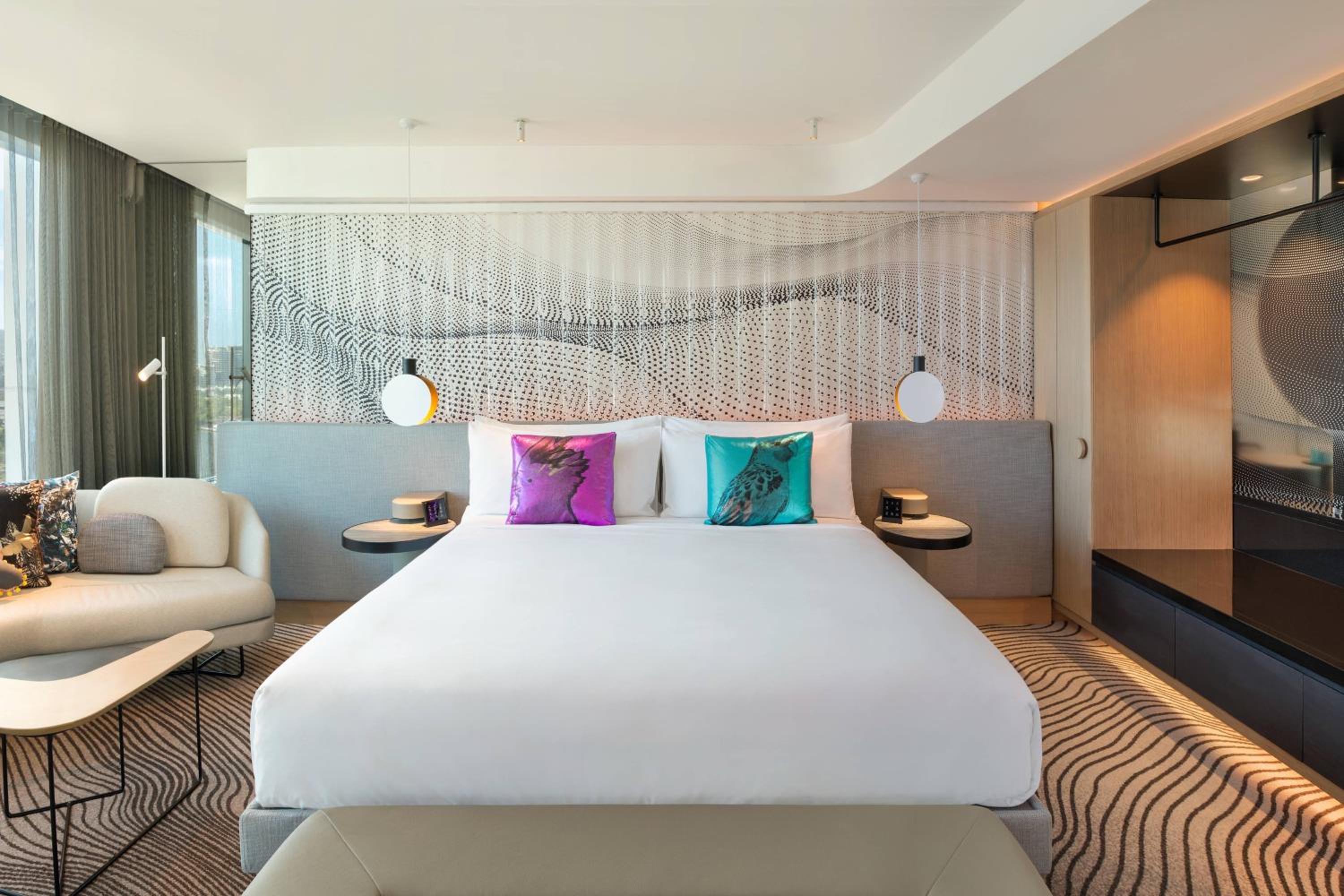 Urban, Suite, King Bed, River View