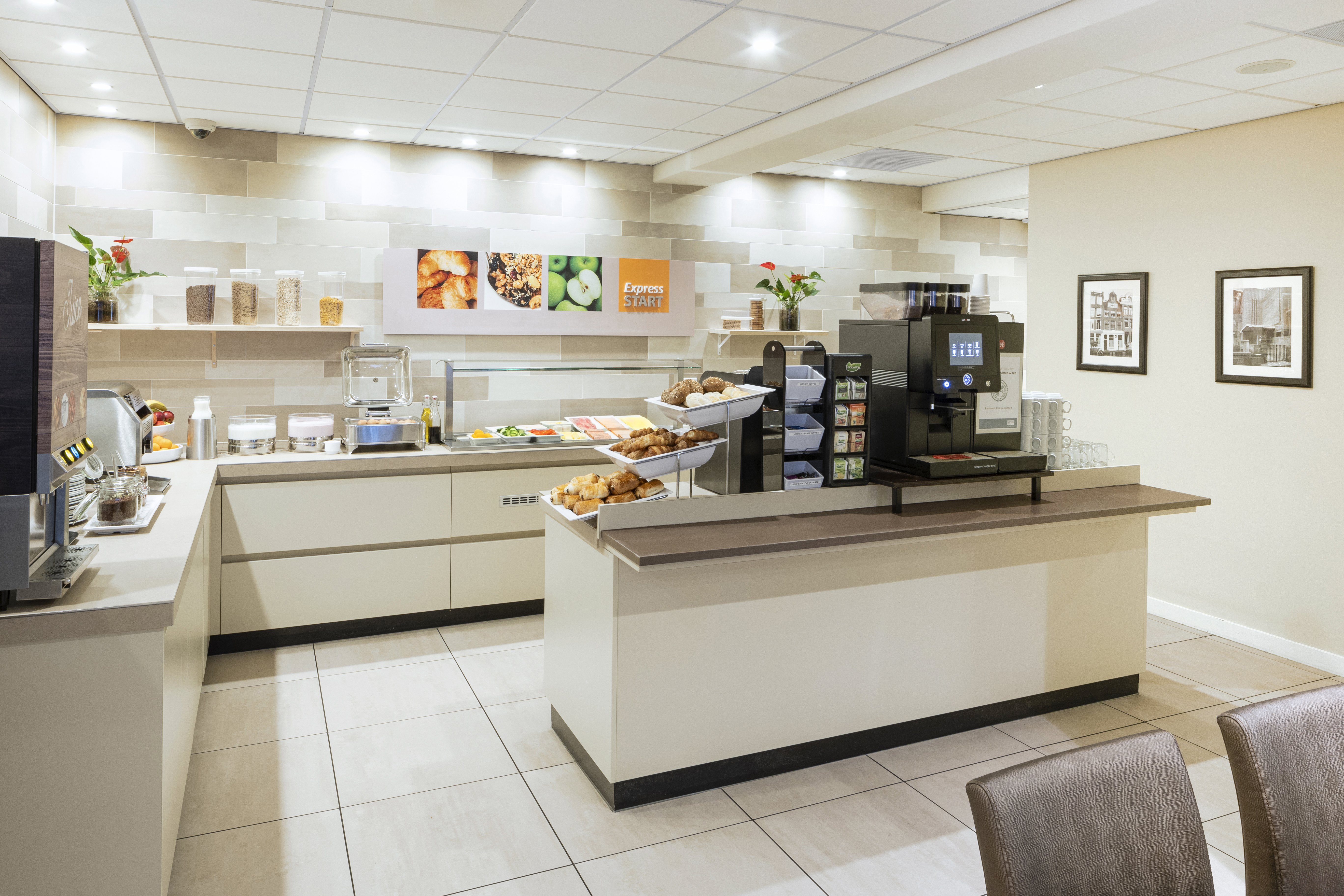 Holiday Inn Express Amsterdam South 7/38