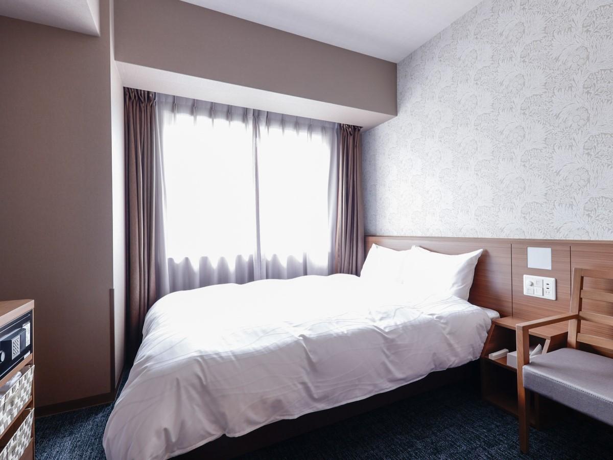Room, Single, Double Bed, No Cleaning Services