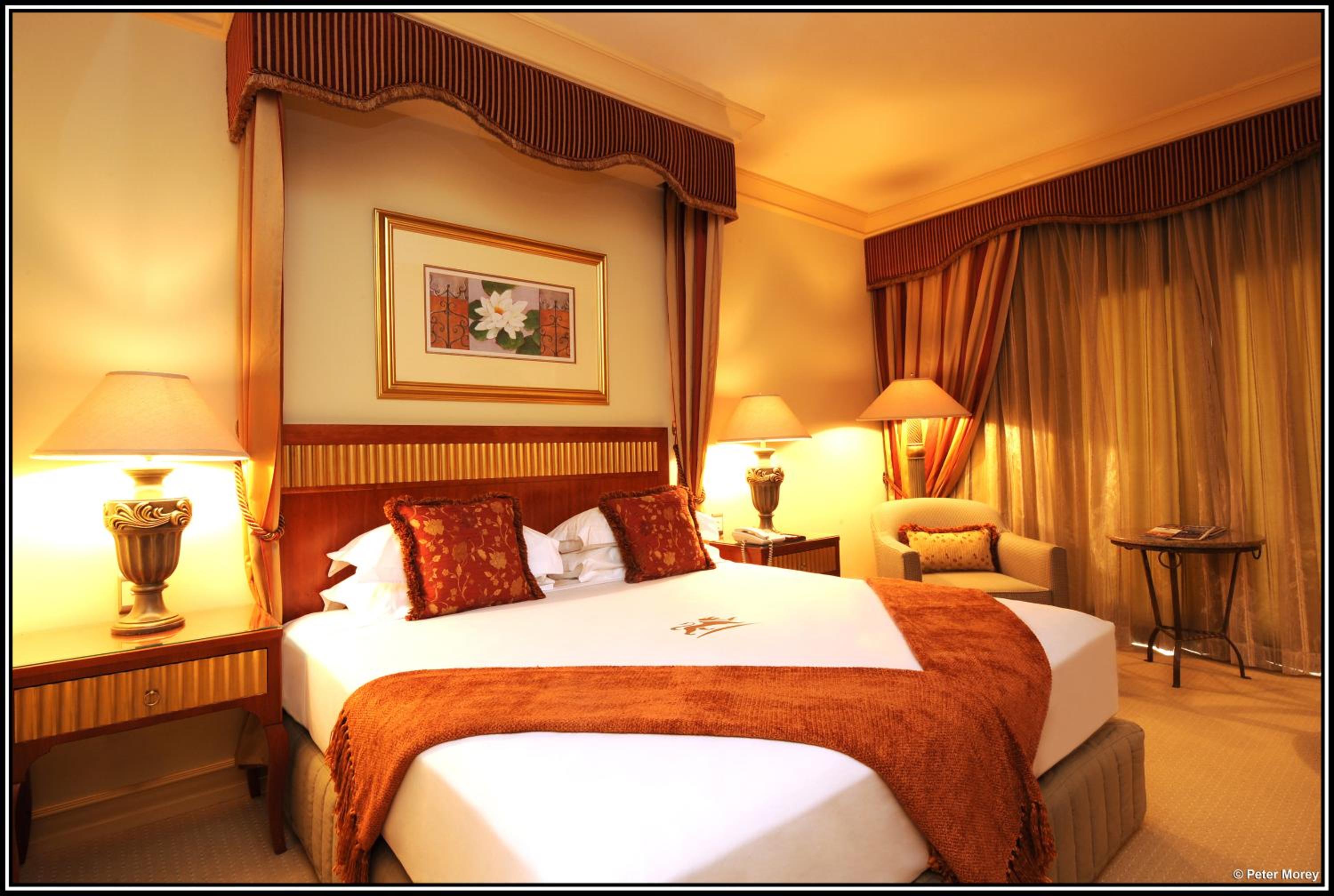 Room, King Bed, Club Floor
