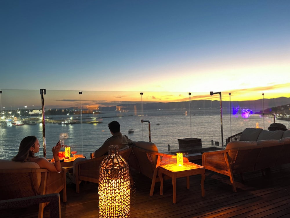 Ertan Hotel Cesme 56/63