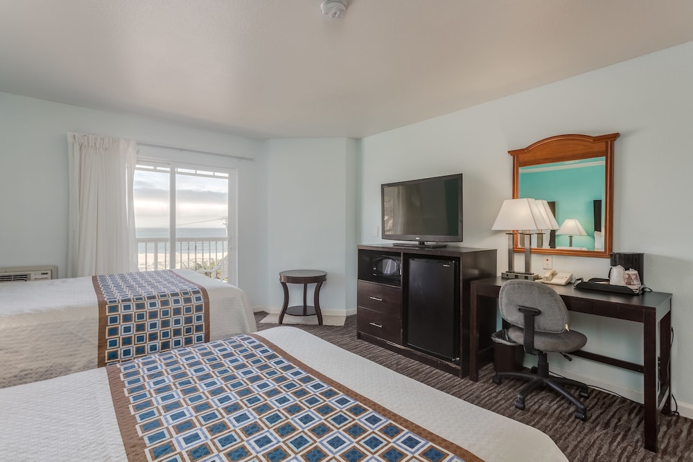 Pacifica Beach Hotel 7/56