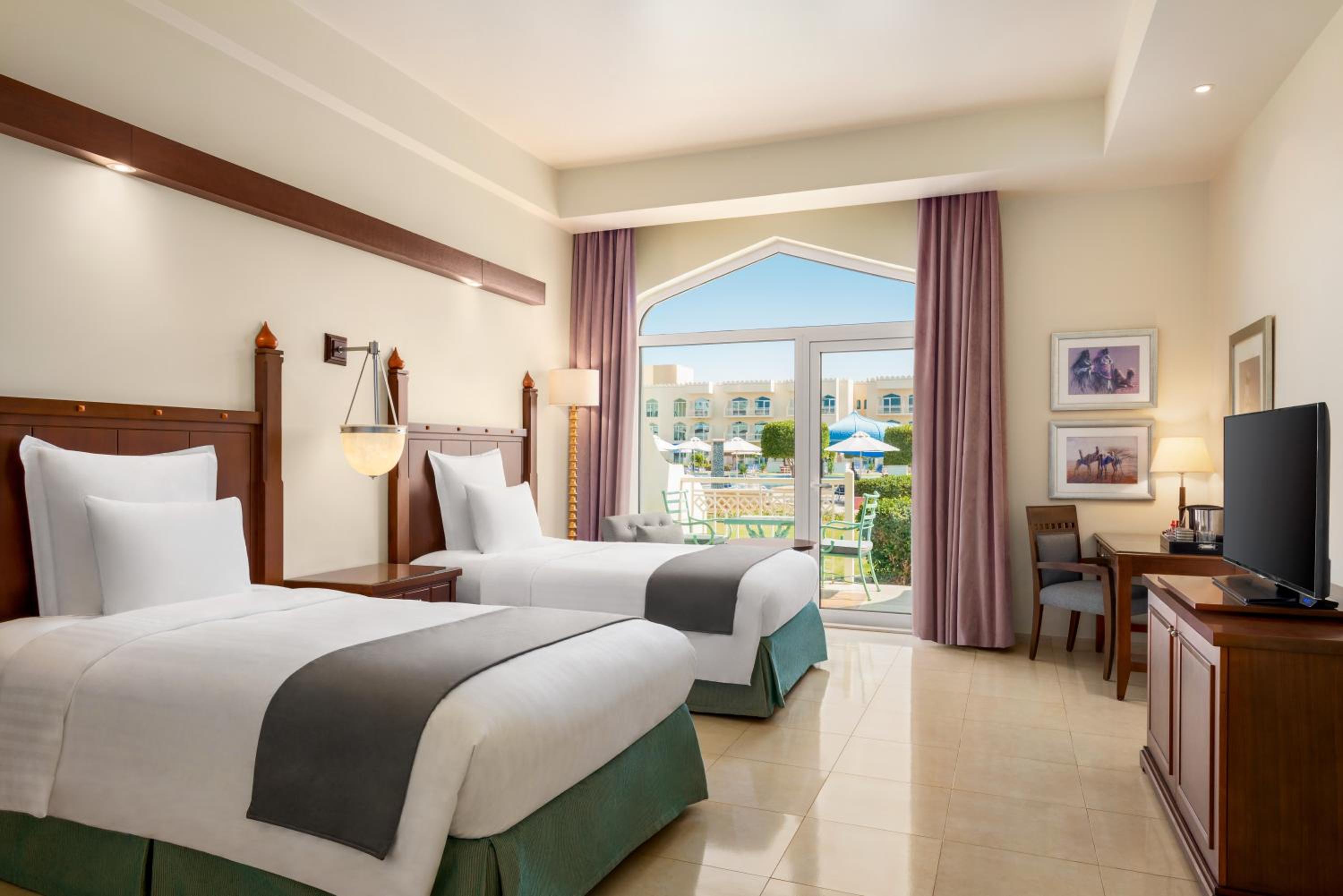 Room, Twin Beds, Direct Pool Access