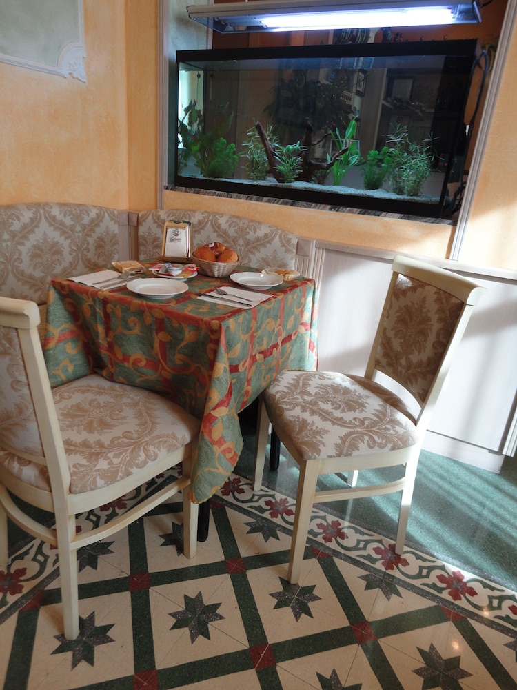 Hotel Villa Primavera 80/94