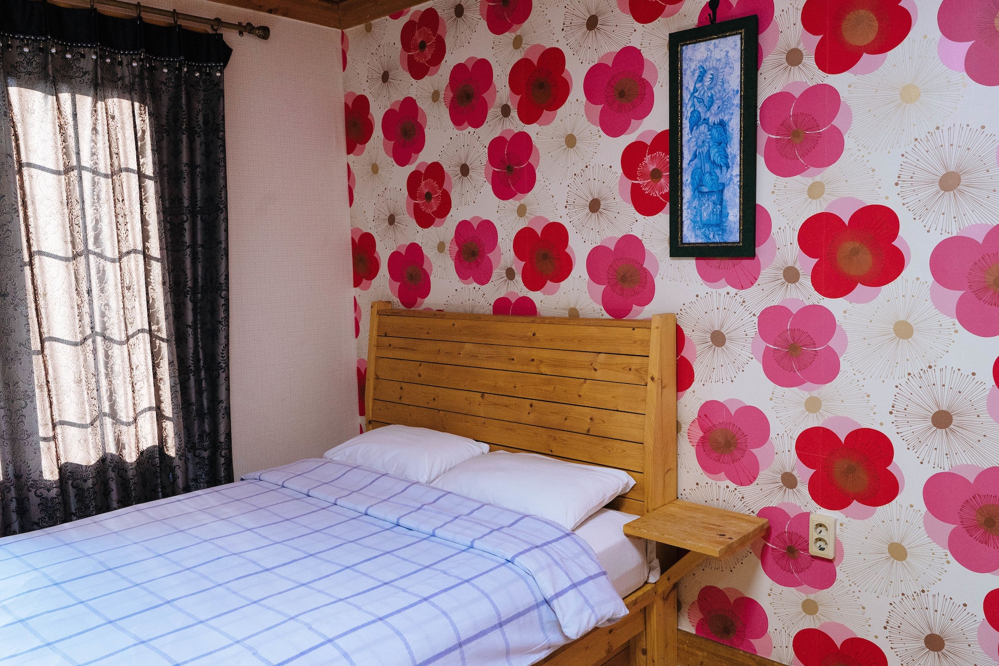 ROOM, DOUBLE BED