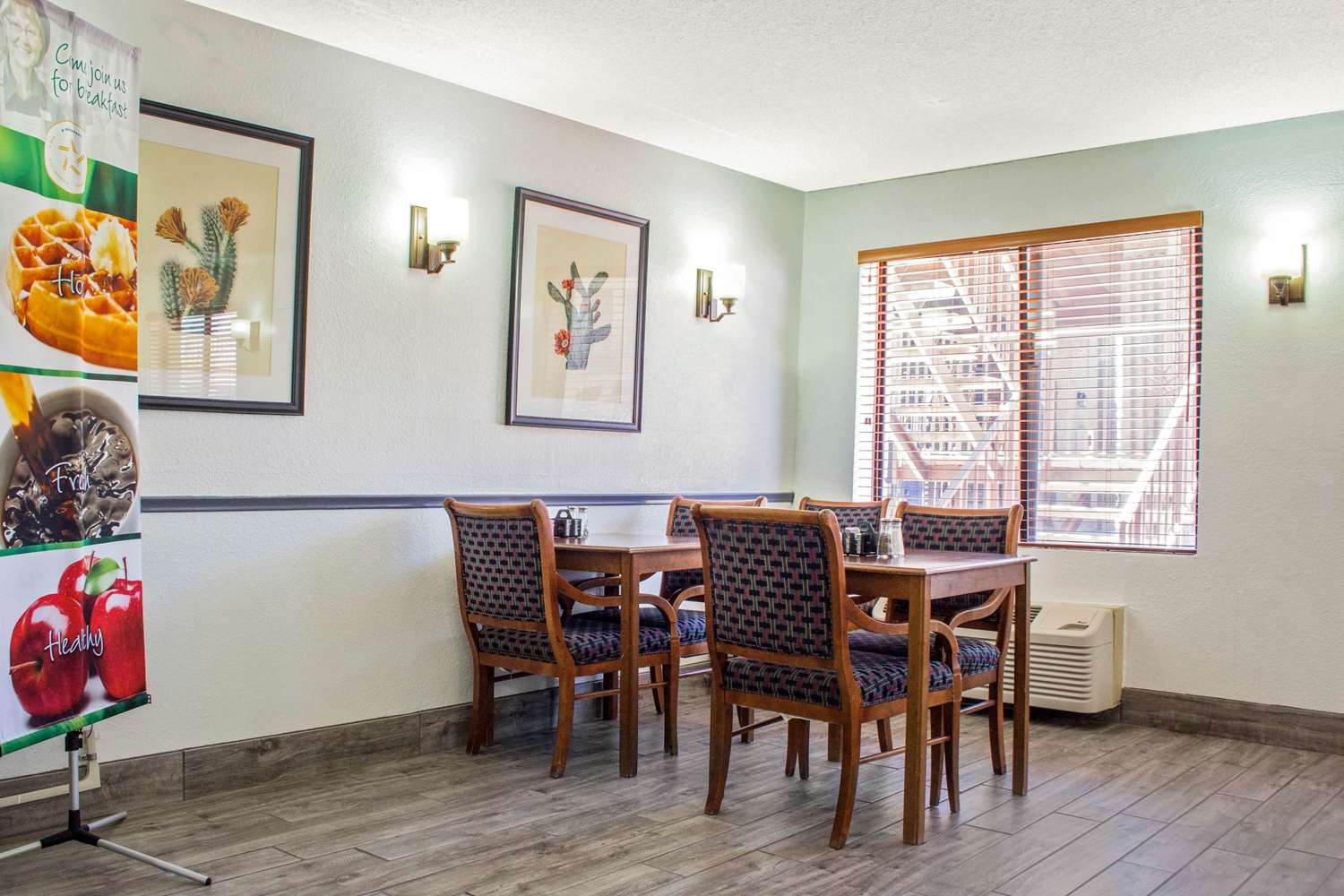 Quality Inn Benson I-10 Exit 304 34/49