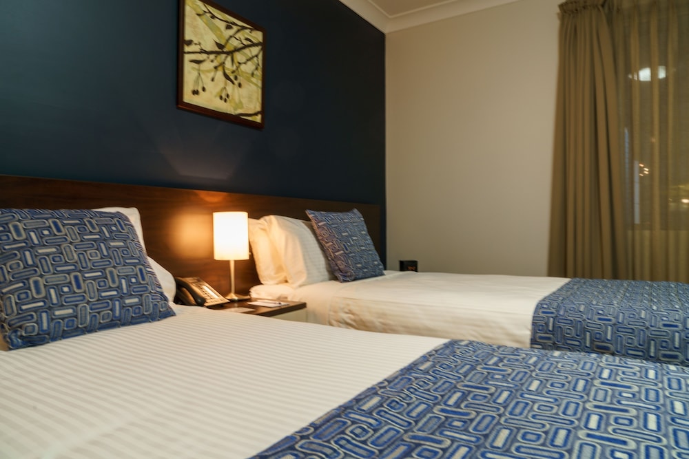175 Hotel Westmead 11/39