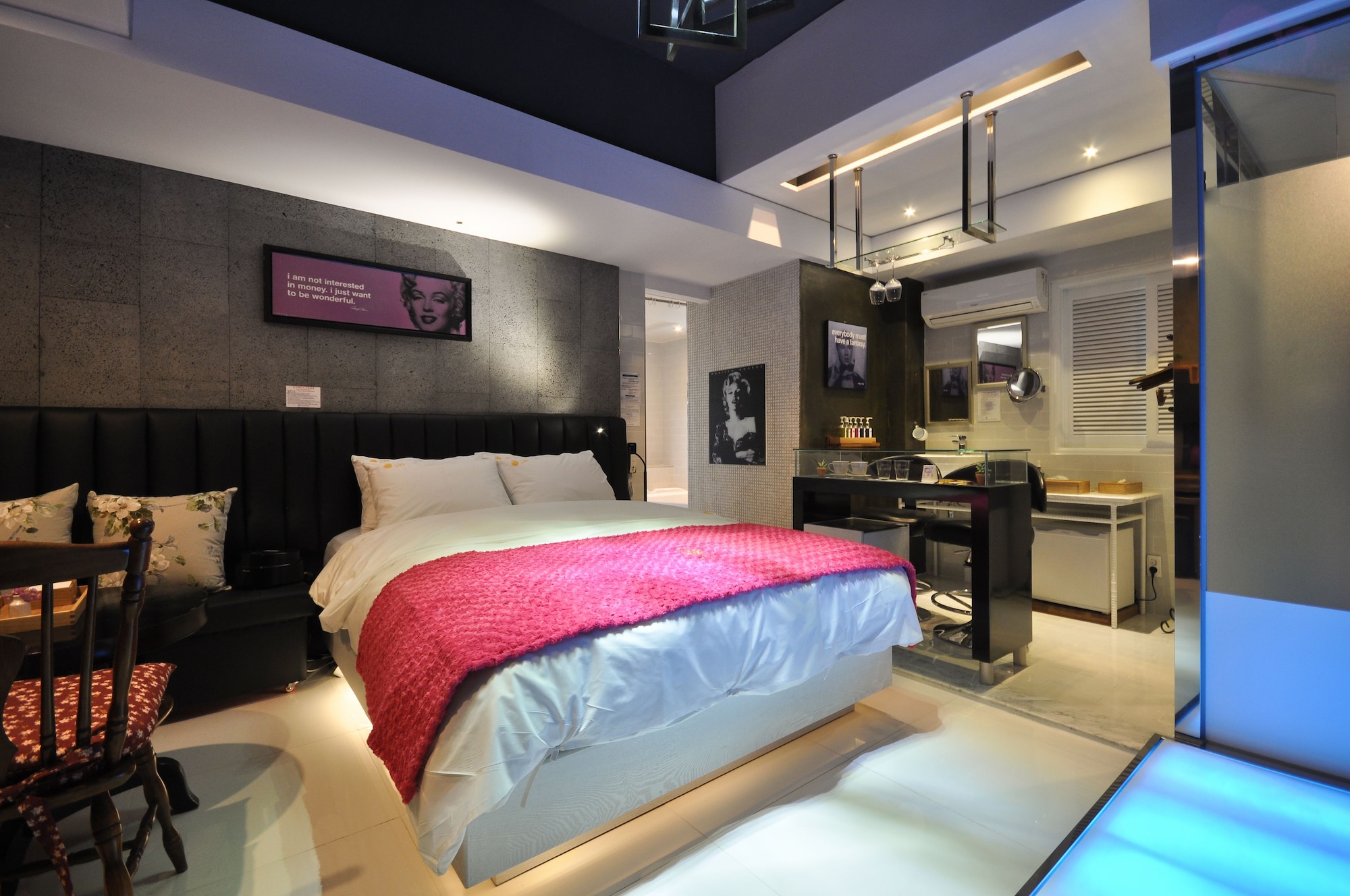 1 BEDROOM, JUNIOR SUITE