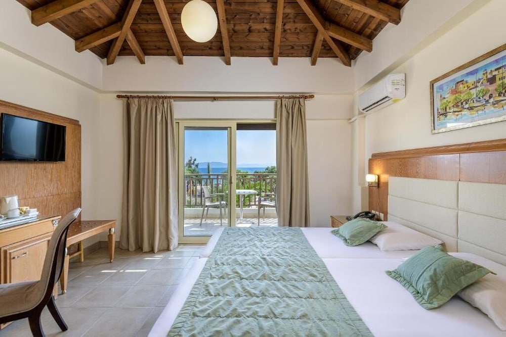Maisonette, 4 Beds, Sofa, Private Pool