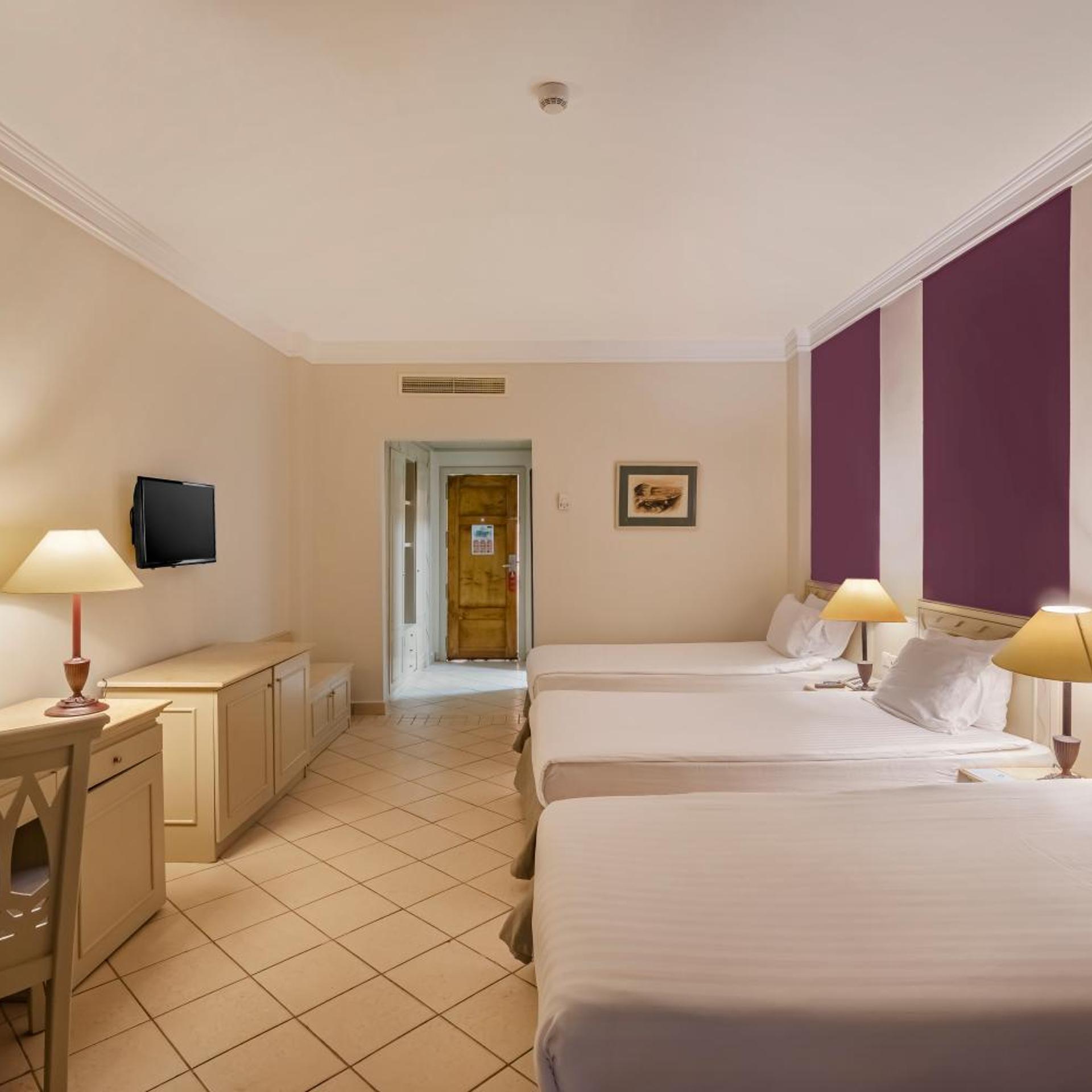 Room, Triple, Garden or Pool View