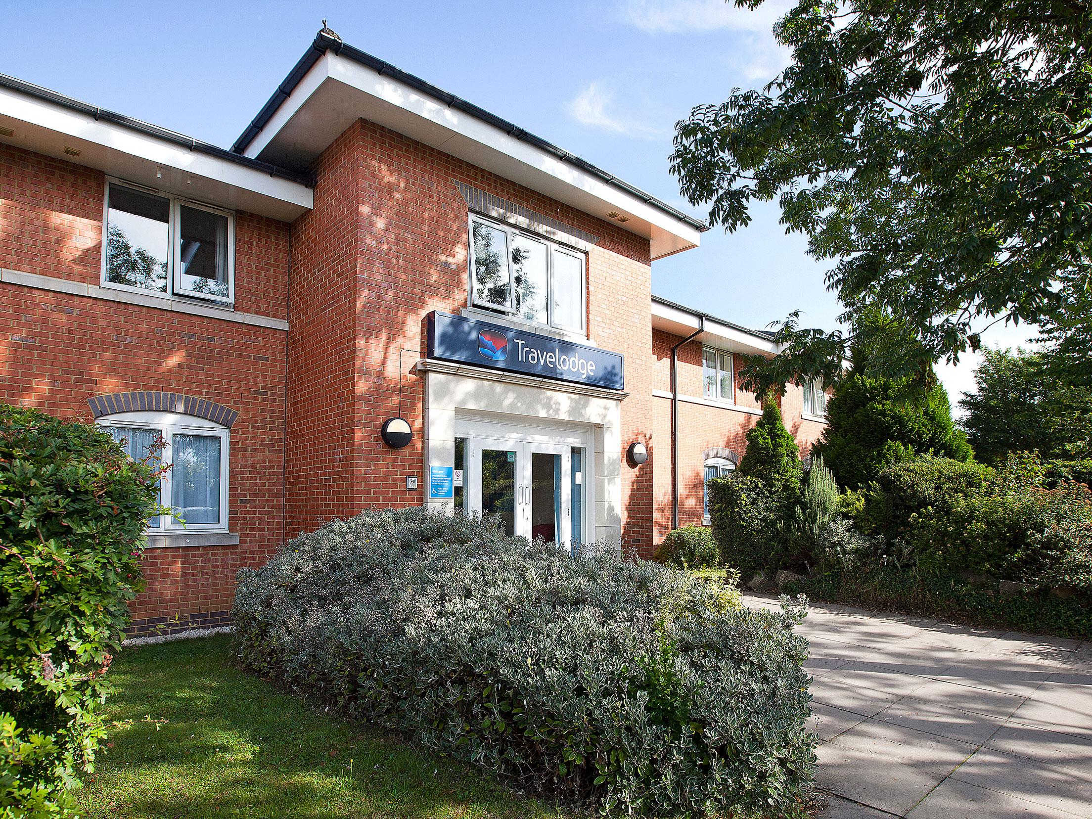 Travelodge Stonehouse 27/29