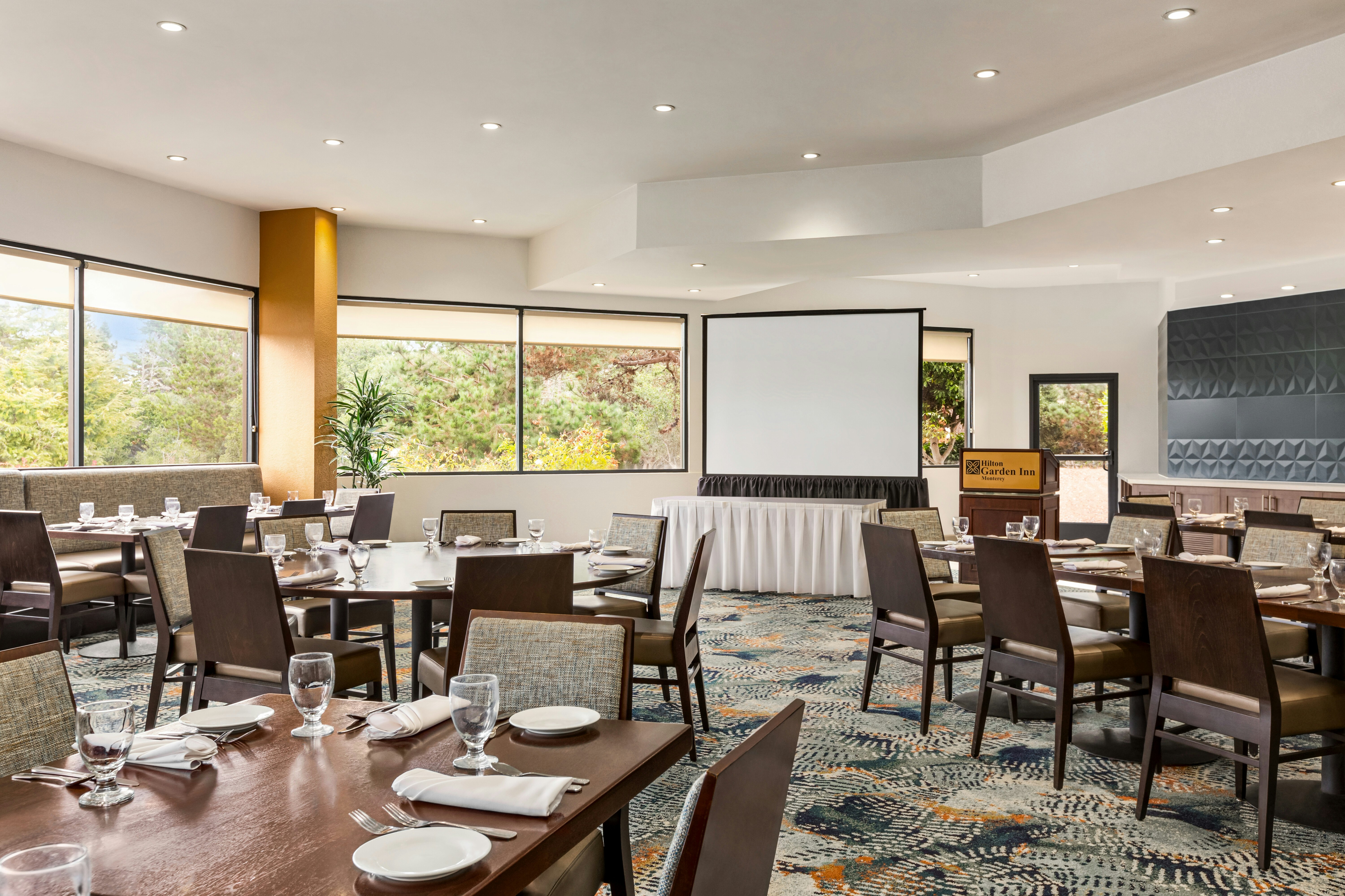 Hilton Garden Inn Monterey 44/58