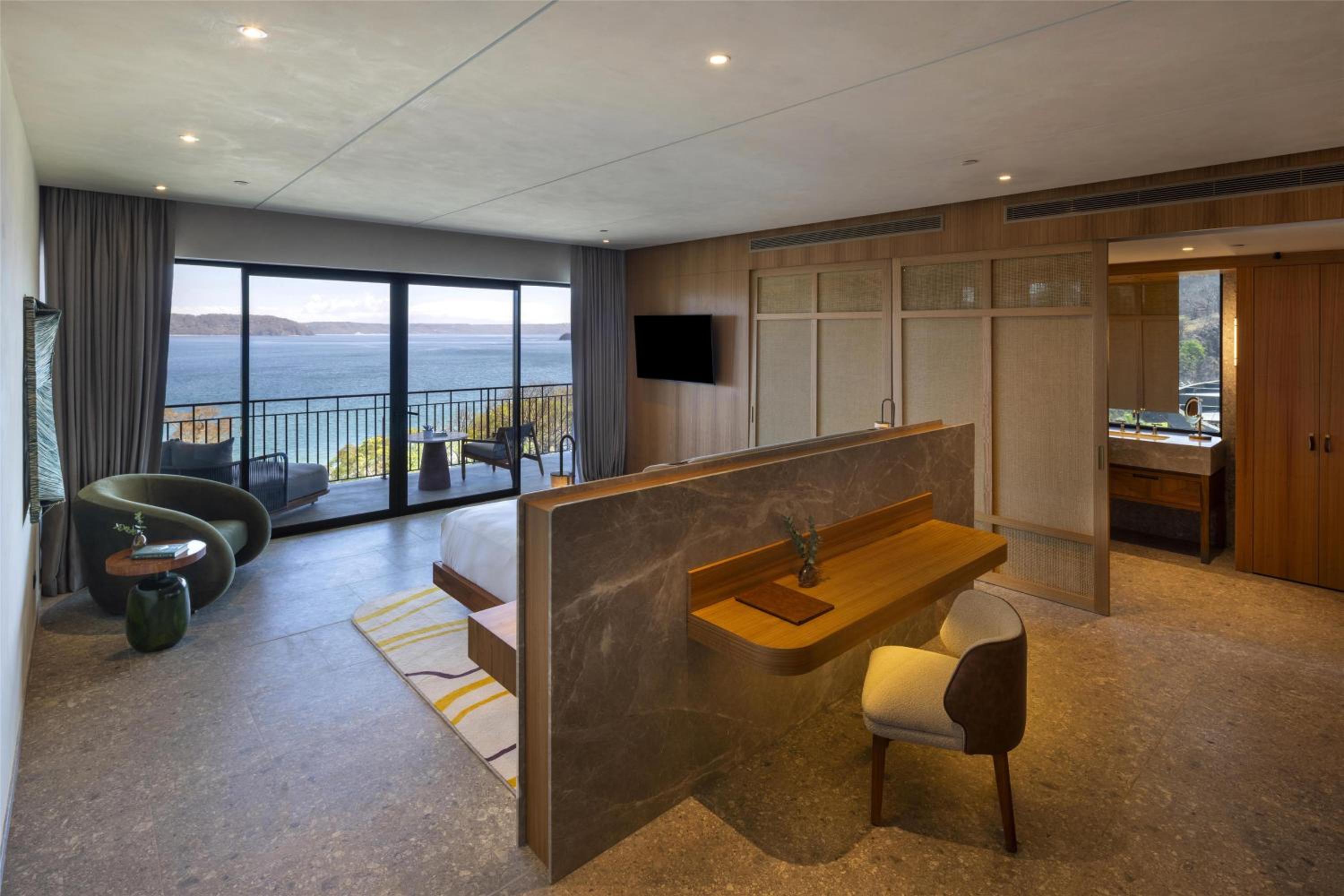 1 BEDROOM, ROOF TOP, SUITE, KING BED, PLUNGE POOL