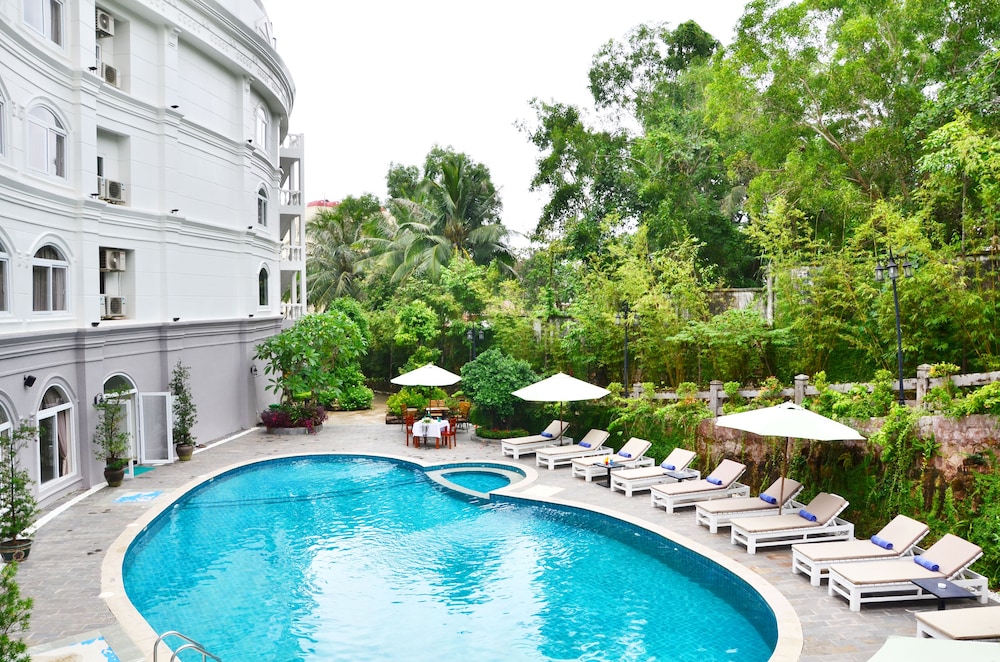 Boulevard Hotel 13/71