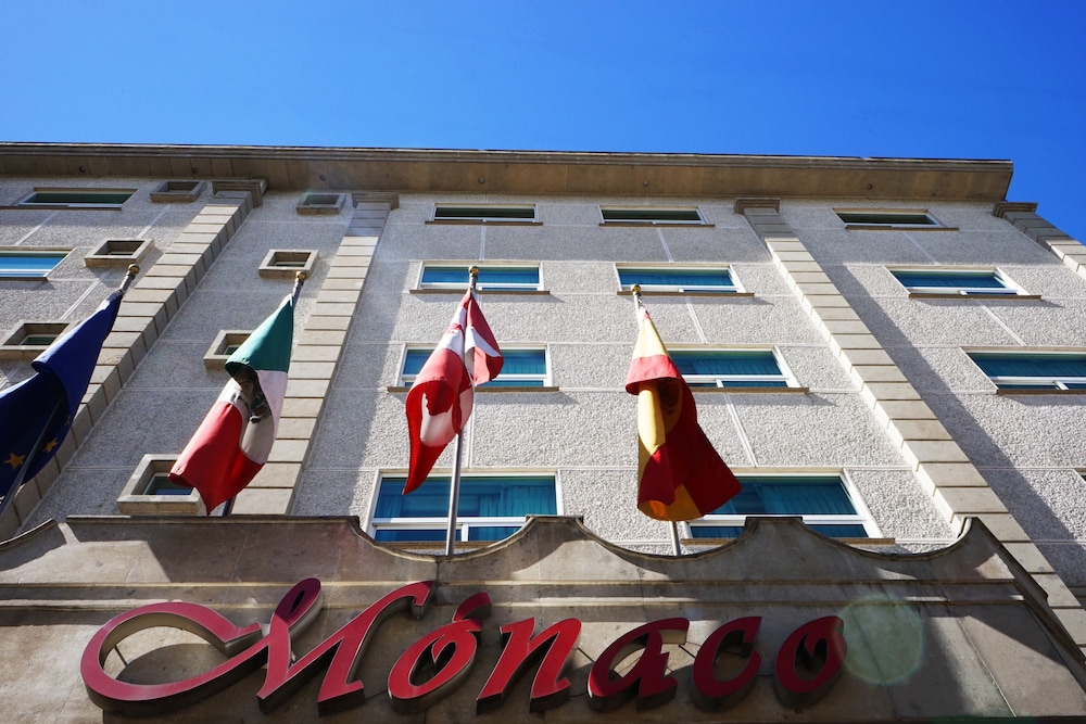 Hotel Monaco 3/62