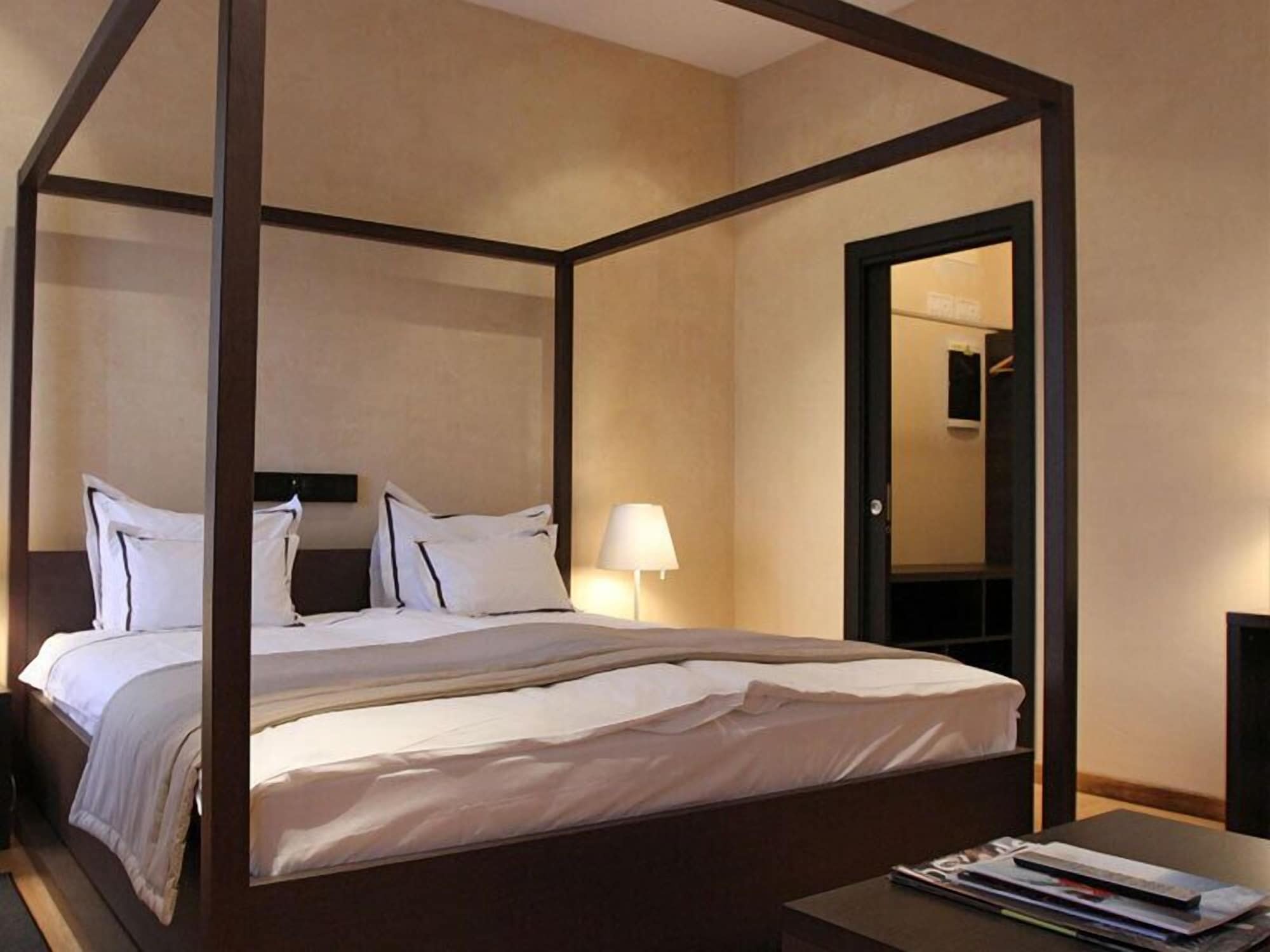 SUPERIOR, DOUBLE BED