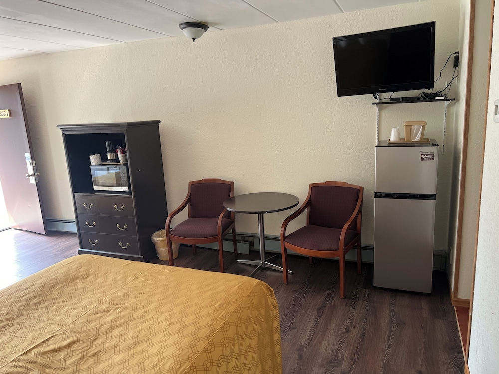 Amber s Inn & Suites 60/71