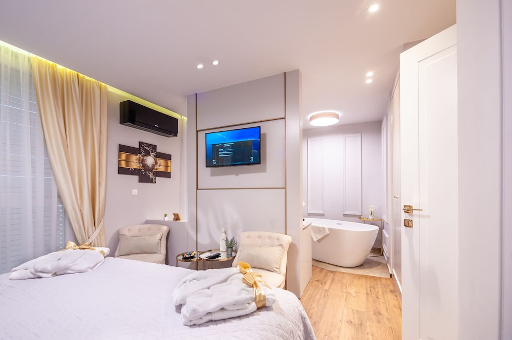 Luxury Rooms Kadena 11/45