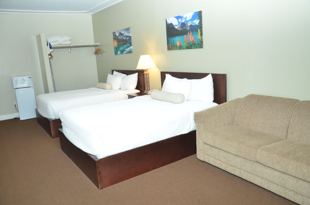 Days Inn By Wyndham Golden 10/41