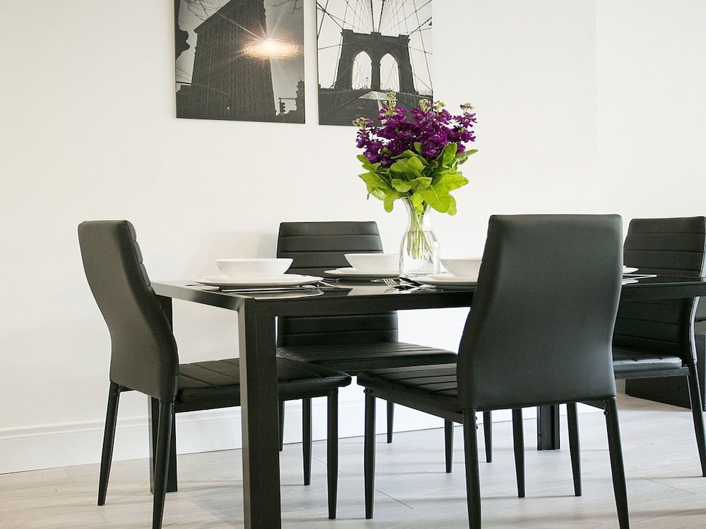 Queens Quarter Apartment 27/41