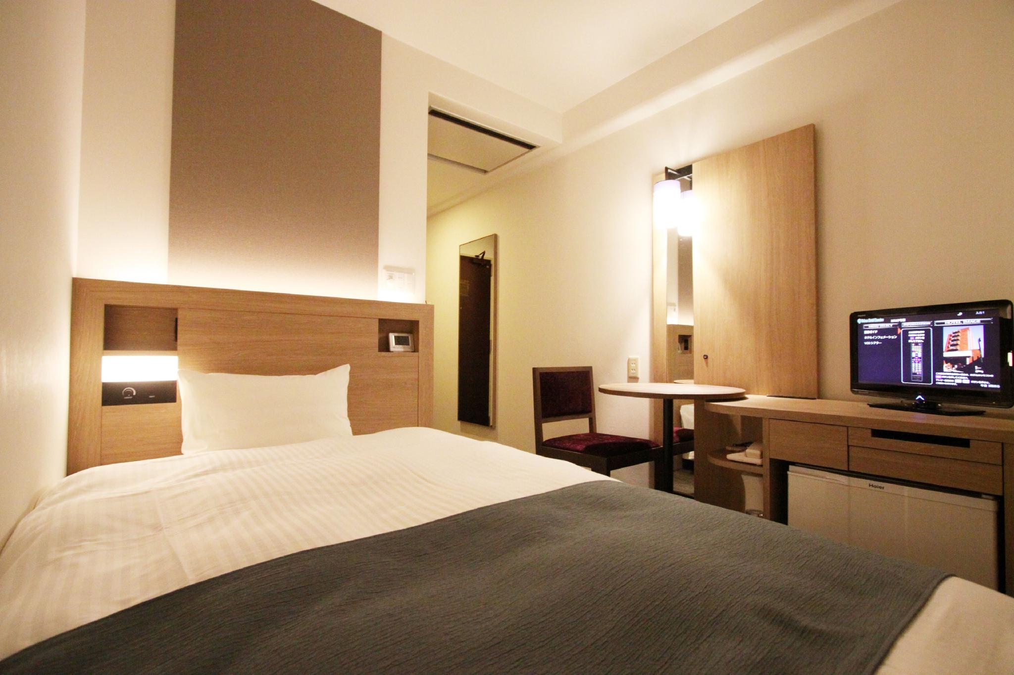 Semi Room, Semi Double Bed