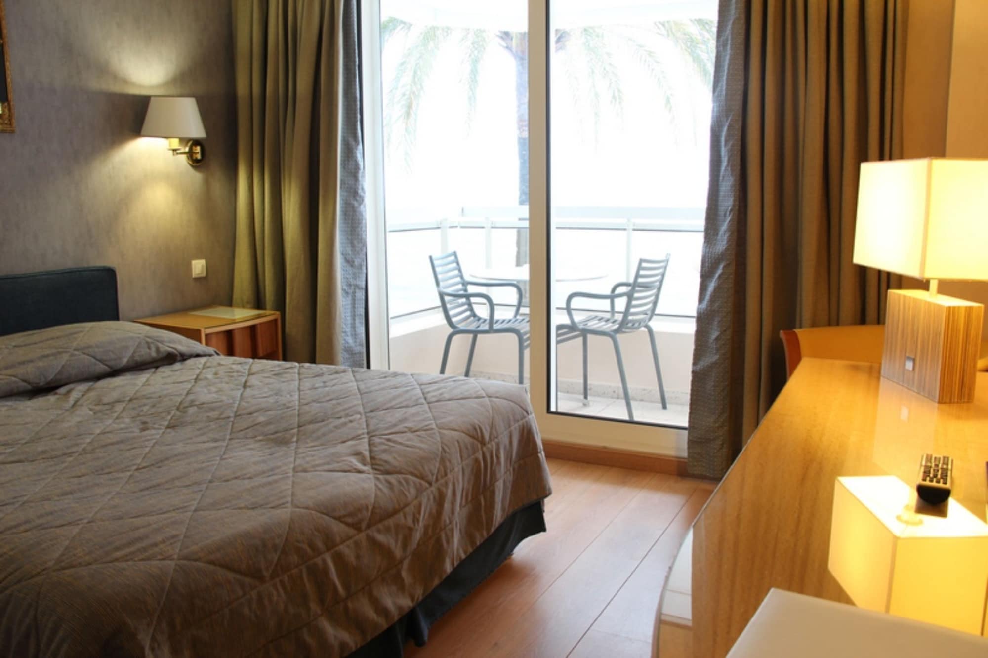 غرفة بسريرين منفصلين بإطلالة على الجبل بشرفة، Hotel Riva Art & Spa 5/7