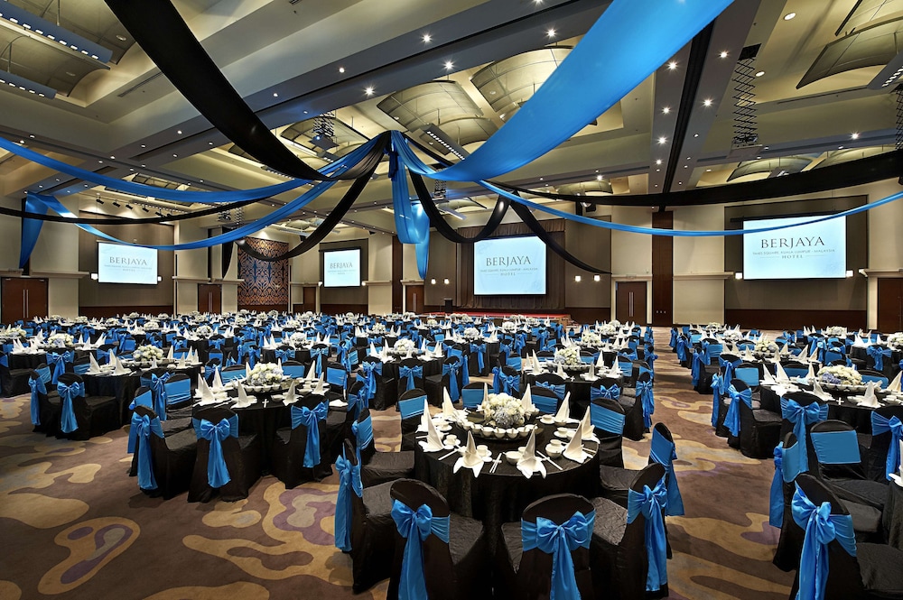 Berjaya Times Square Hotel 42/52